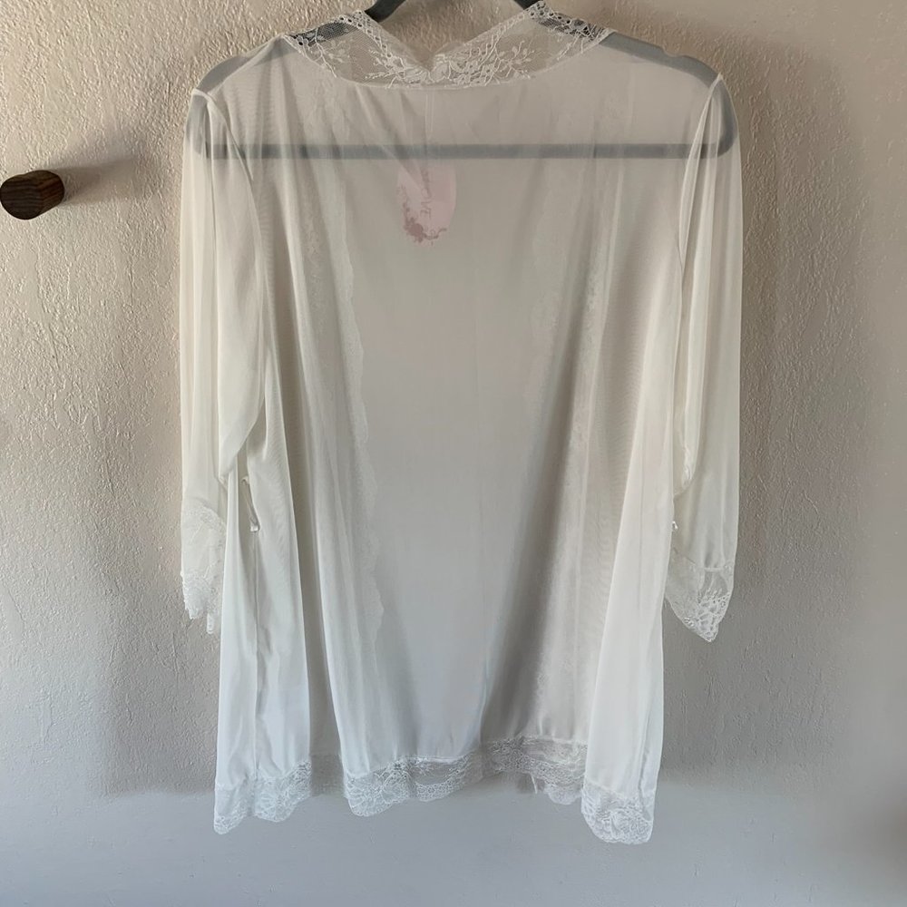 White Lace Trim Robe - Picture 3 of 3